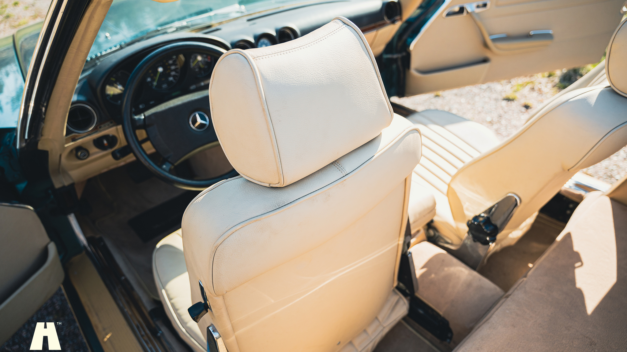 Innenraumfoto von 1985 Mercedes-Benz 380 SL