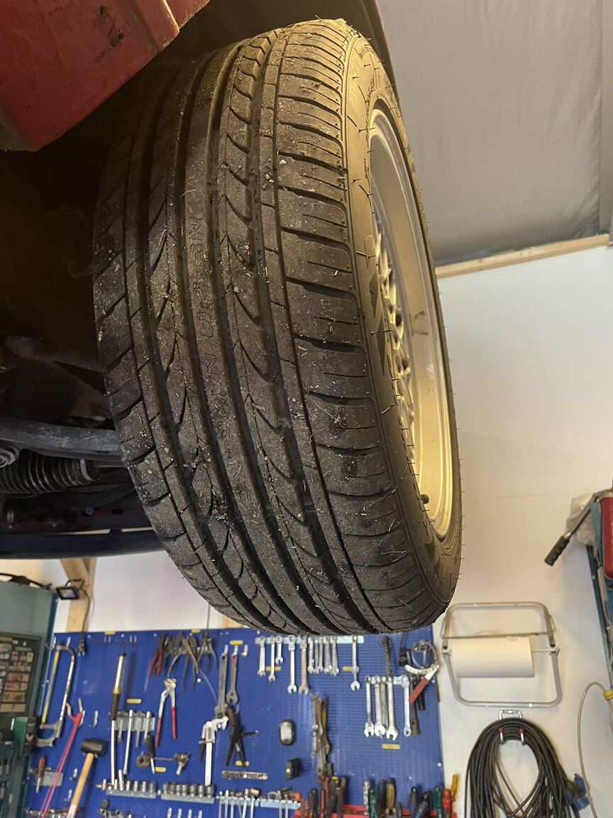 Image of 1987 BMW 320i mechanics