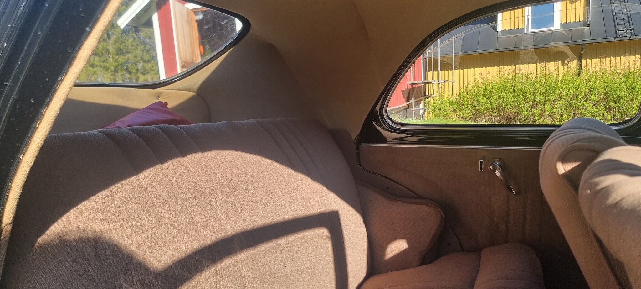 Interior image of 1951 Peugeot 203 De Luxe