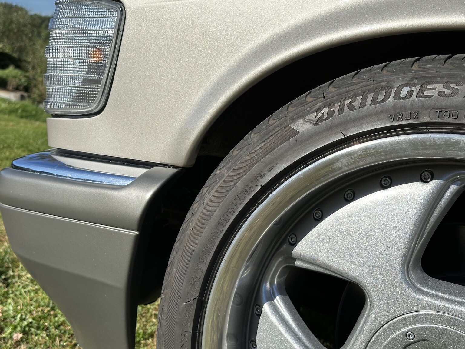 Aussenfoto 1986 Mercedes-Benz 500 SEC (40)