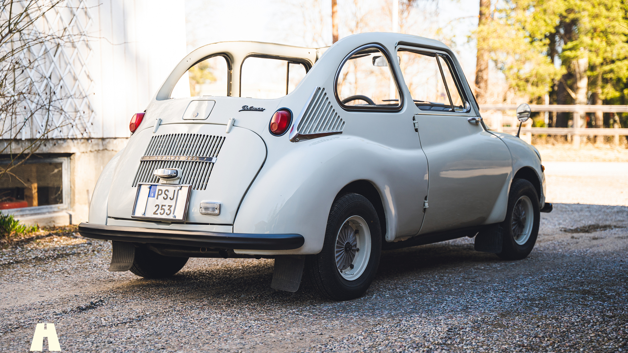Exterior image of 1968 Subaru 360 Deluxe (9)