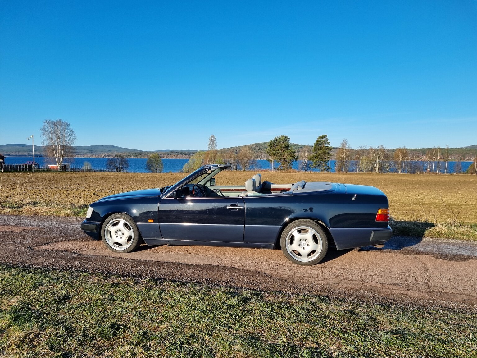 Exteriörbild på 1993 Mercedes-Benz 300 CE Cabriolet