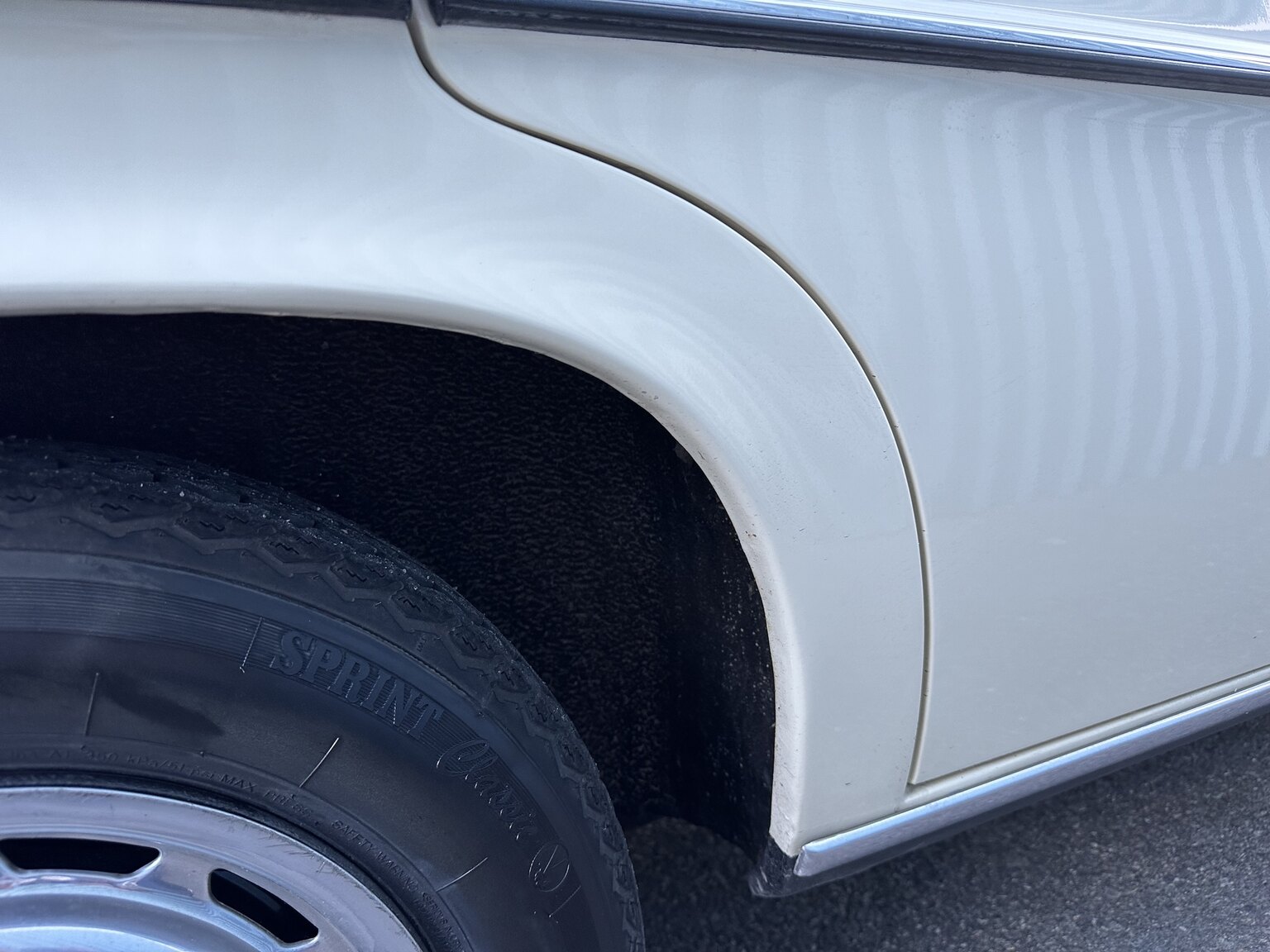 Aussenfoto 1974 Mercedes Benz 230.6