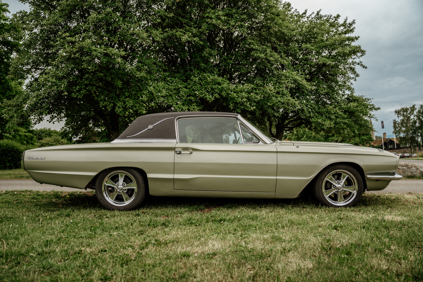 Exteriörbild på 1966 Ford Thunderbird 6.4 Landou Limited Edition