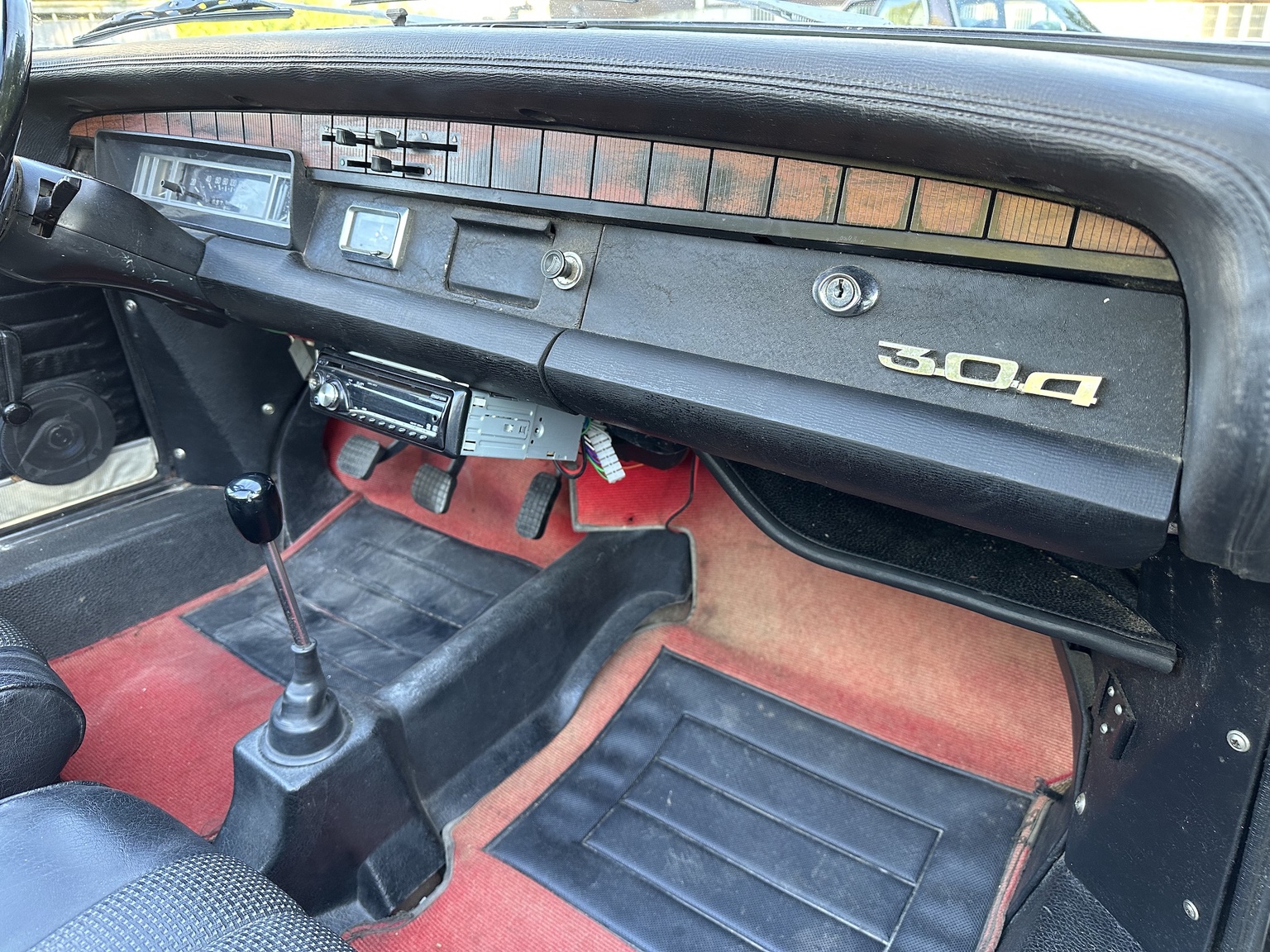 Interior image of 1970 Peugeot 304 Cabriolet