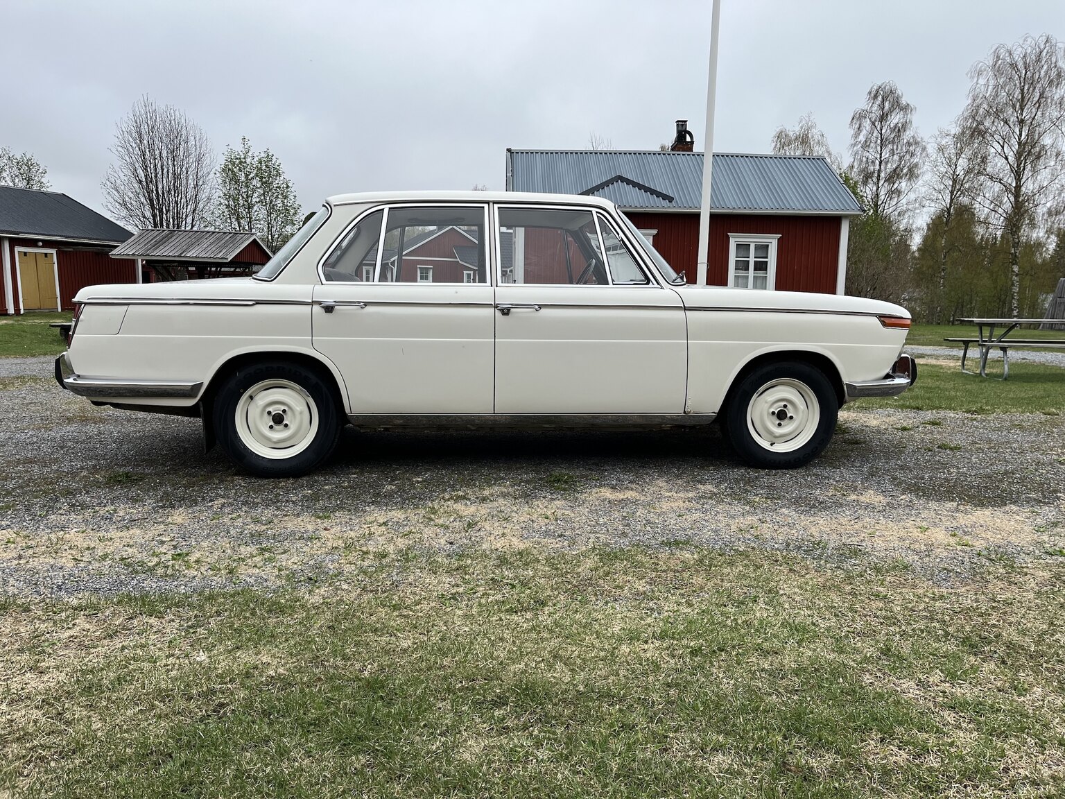 Exterior image of 1965 BMW 1800