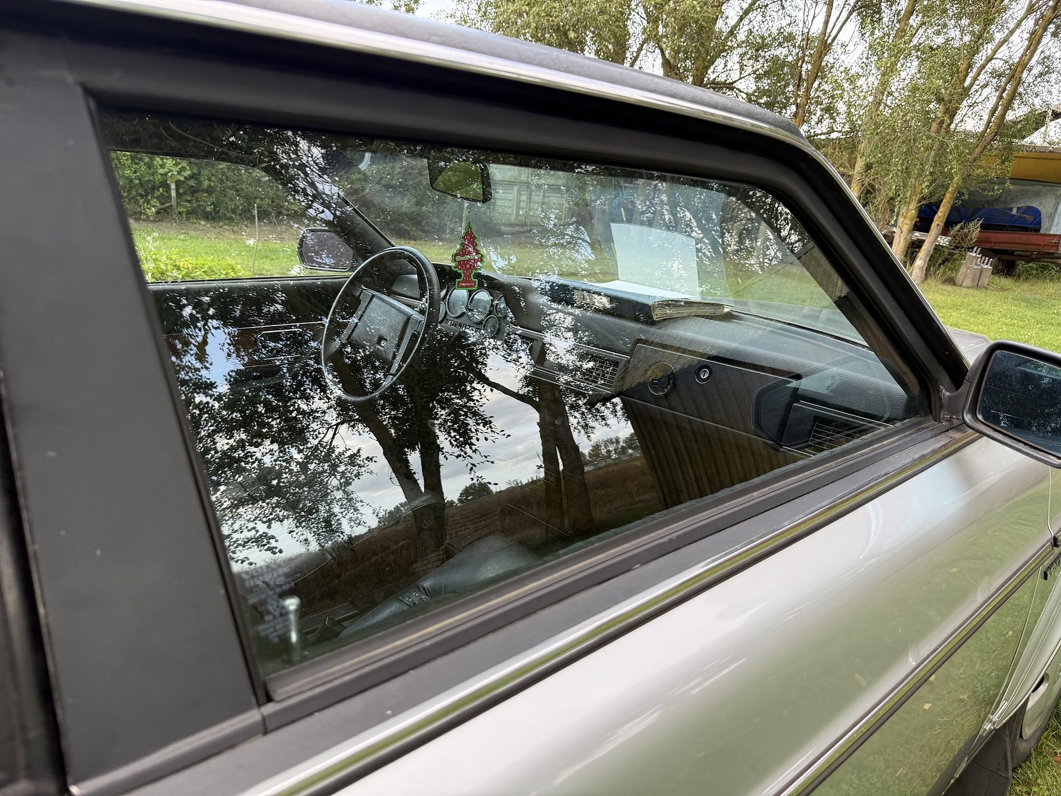Exteriörbild på 1979 Volvo 262 C 2.8 V6 Automatisk