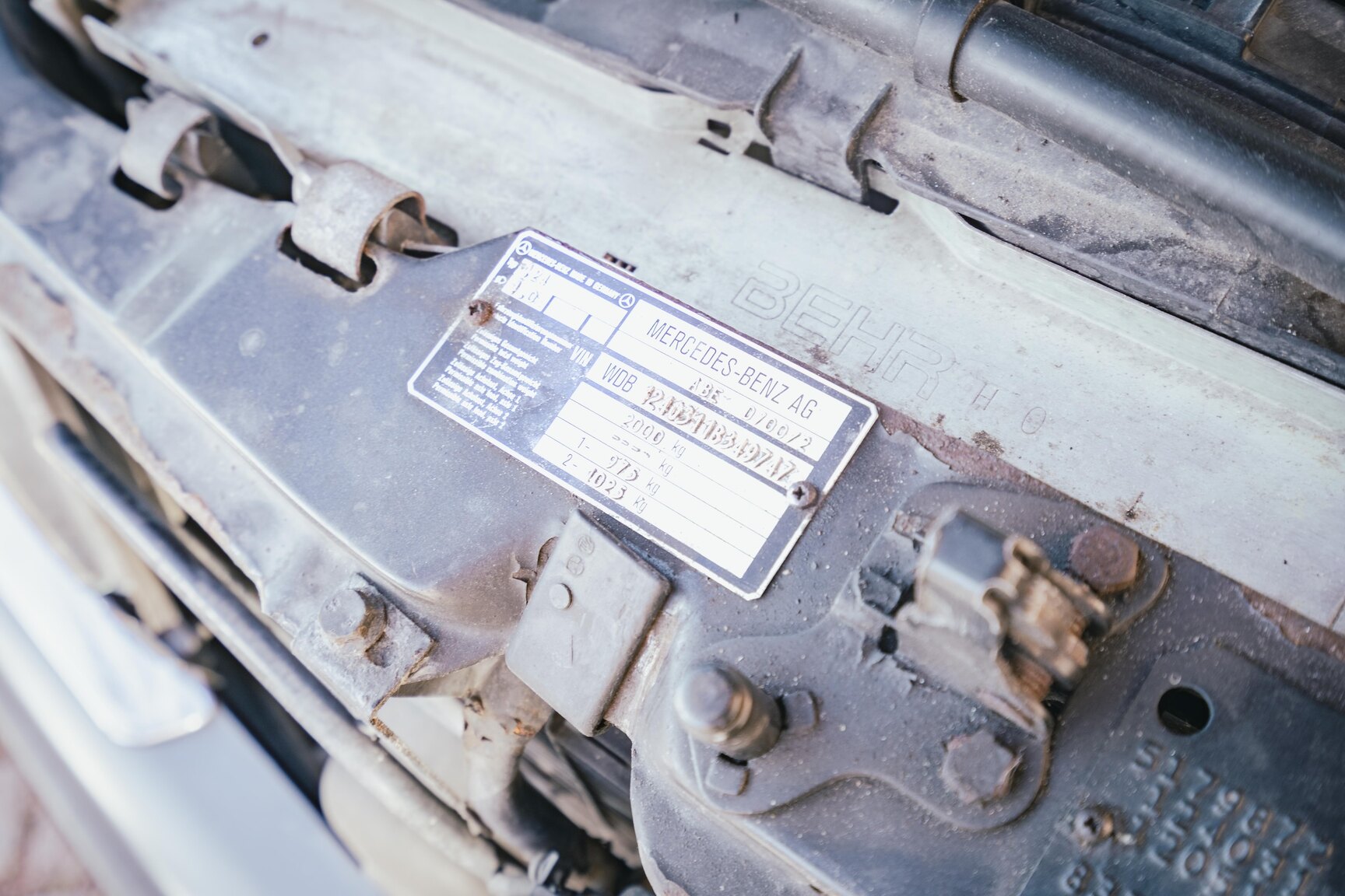 Image of 1991 Mercedes-Benz 300E-24 mechanics (9)