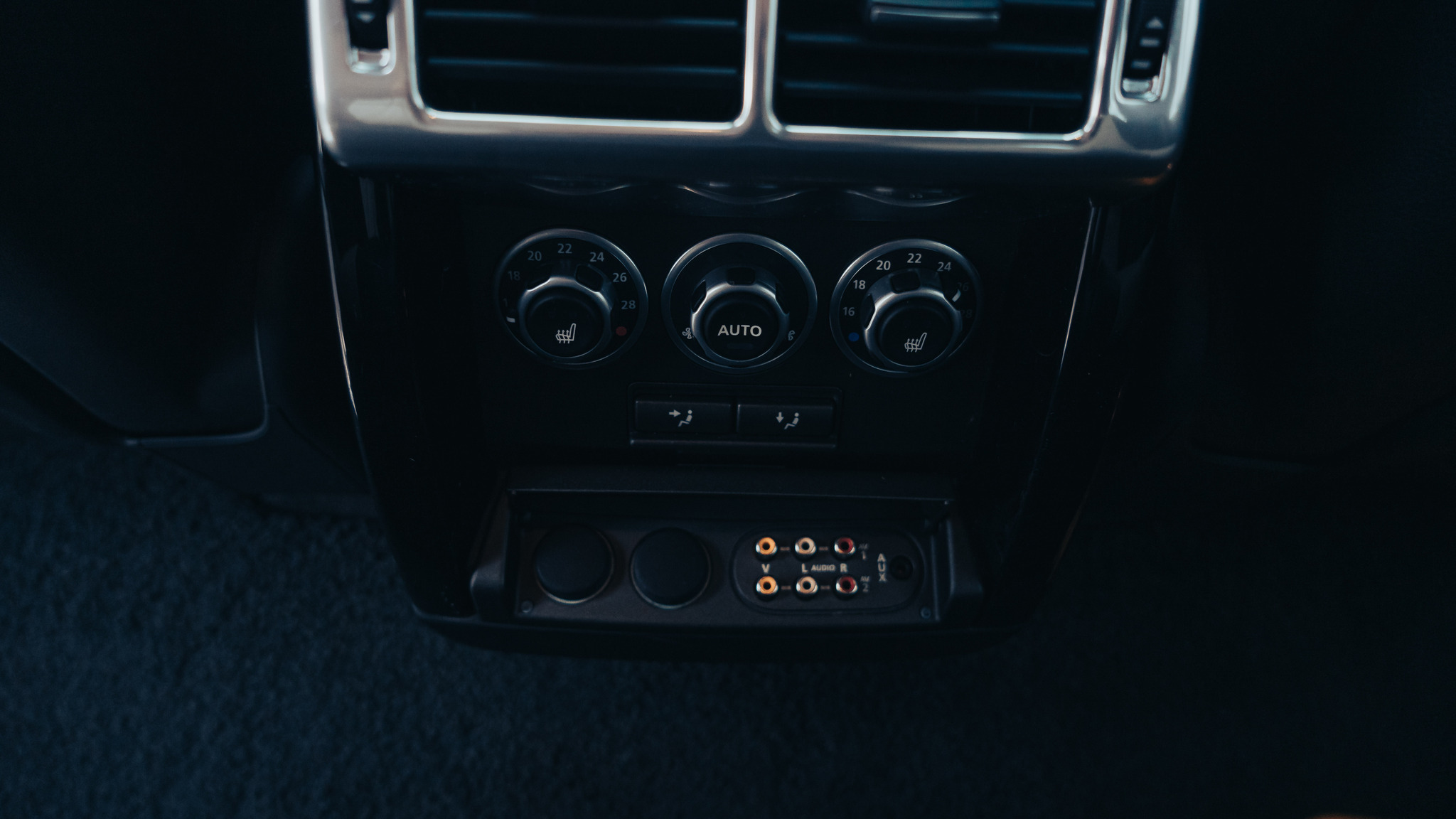 Innenraumfoto von 2010 Land Rover Range Rover TDV8 Autobiography 