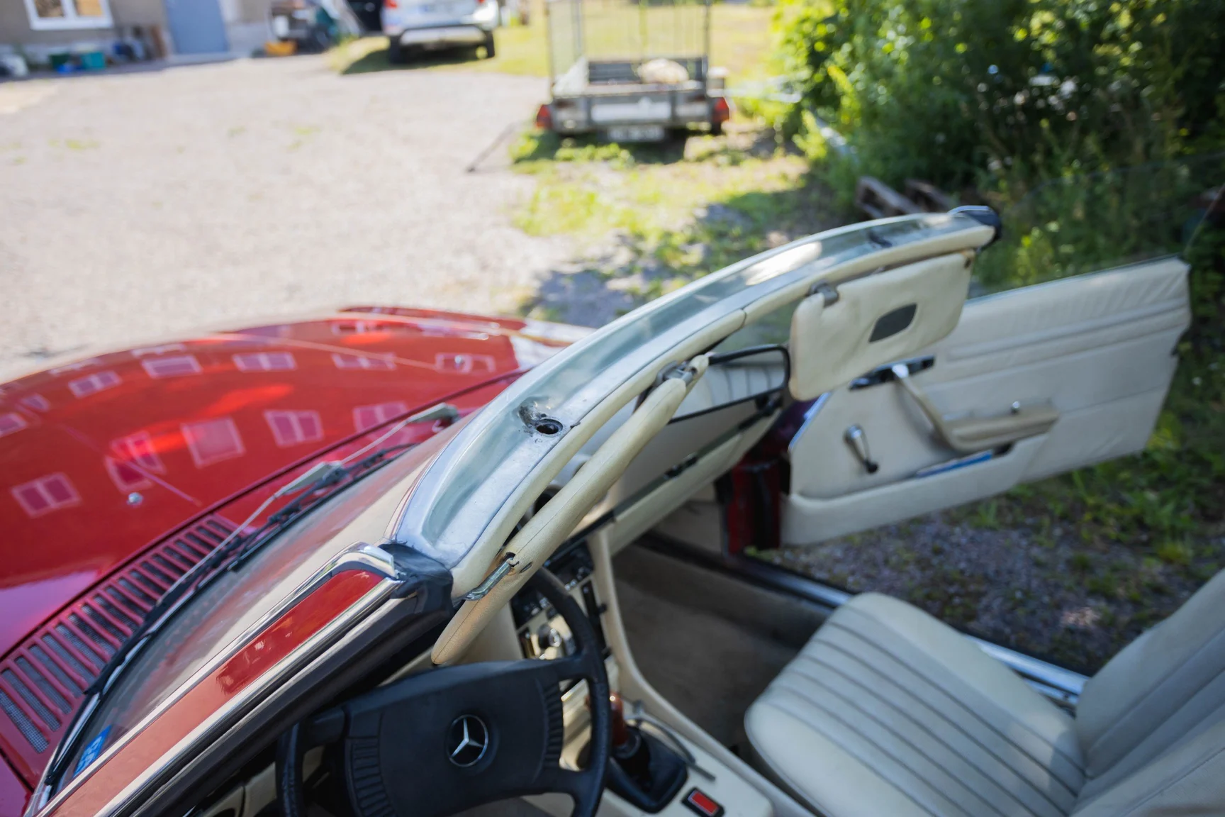 Innenraumfoto von 1975 Mercedes-Benz 280 SL (2)