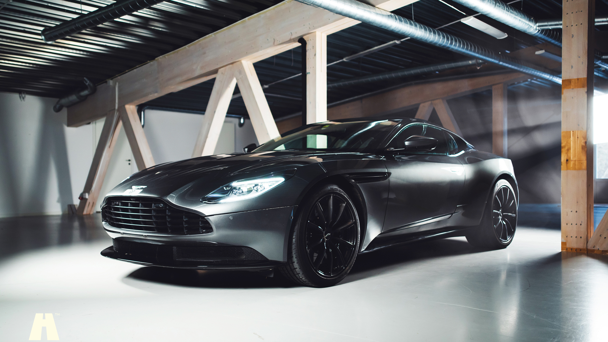 Image of 2019 Aston Martin DB11 AMR mechanics