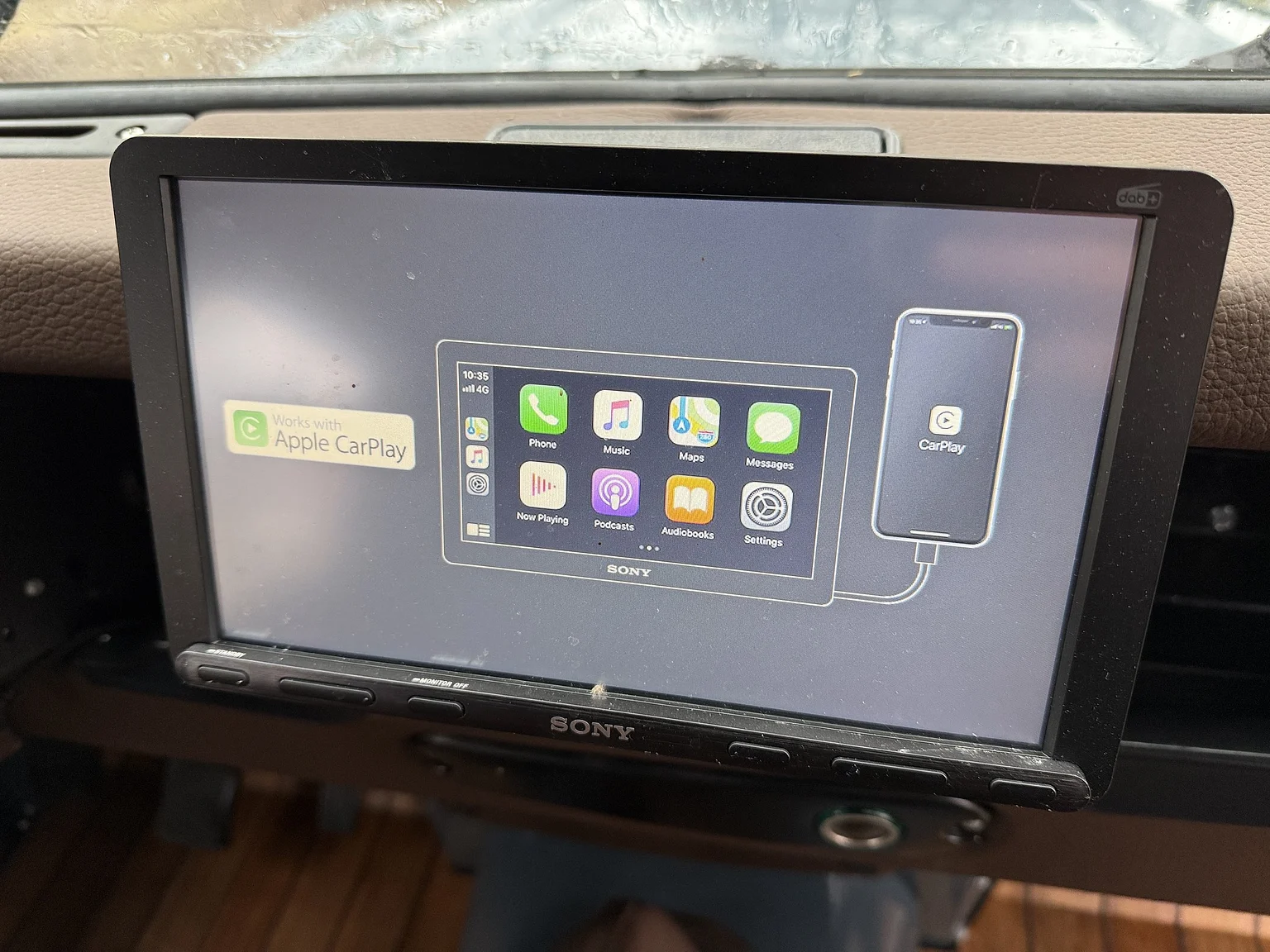 Innenraumfoto von 2000 Land Rover Defender 110 C (25)