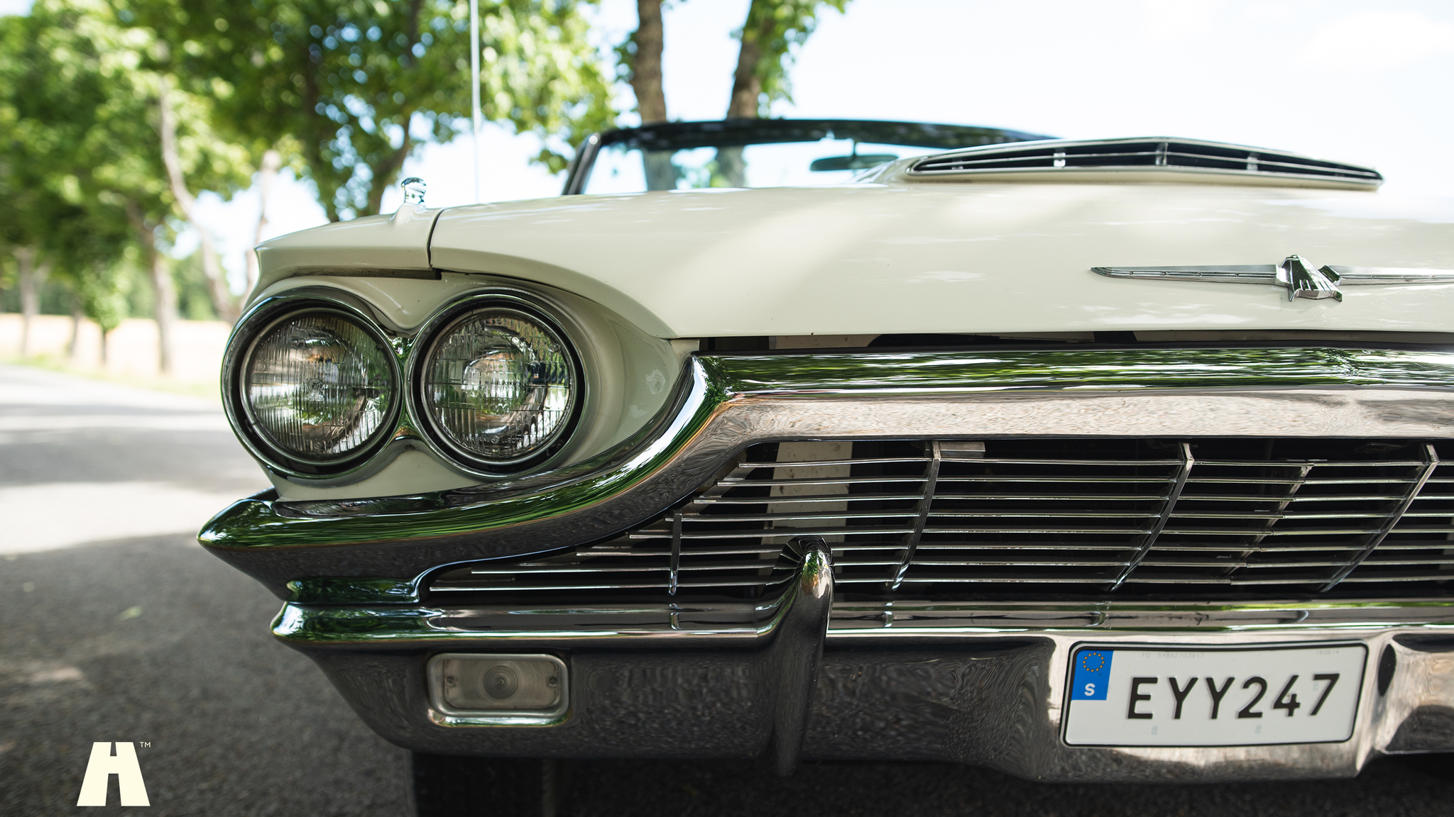 Exterior image of 1965 Ford Thunderbird (18)