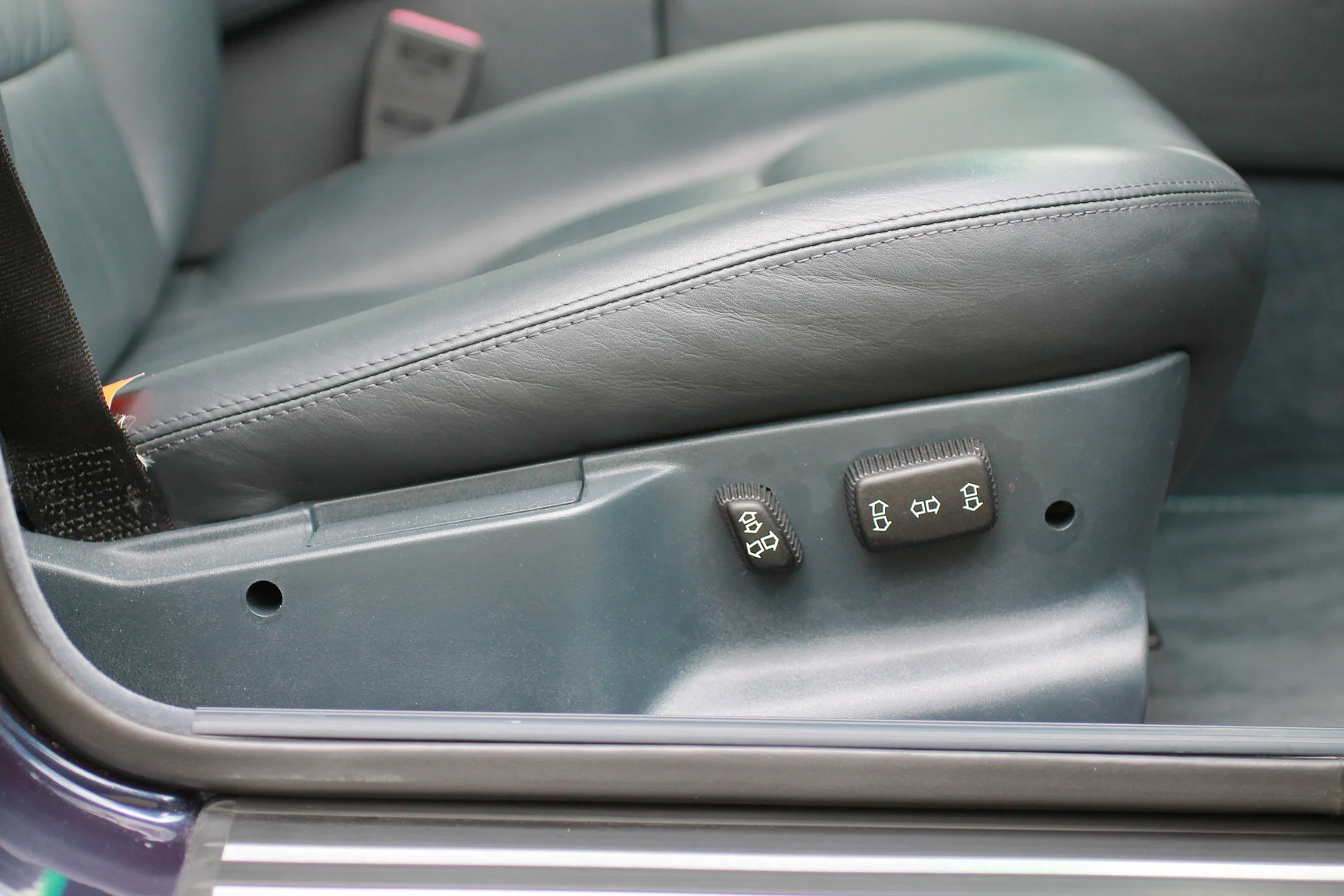 Innenraumfoto von 1989 BMW 750iL (18)