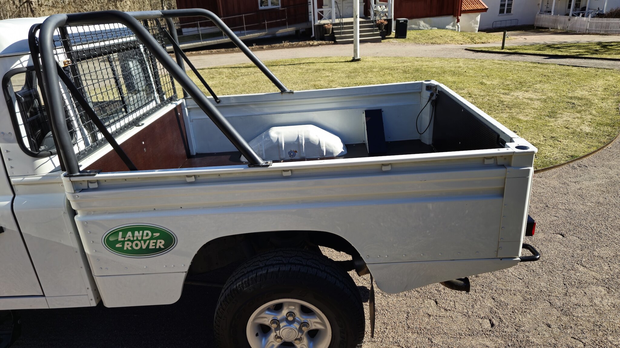 Exterior image of 1999 Land Rover Defender Single Cab Pickup