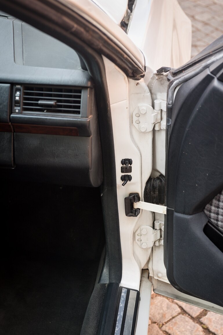 Interior image of 1992 Mercedes-Benz 300CE-24V 