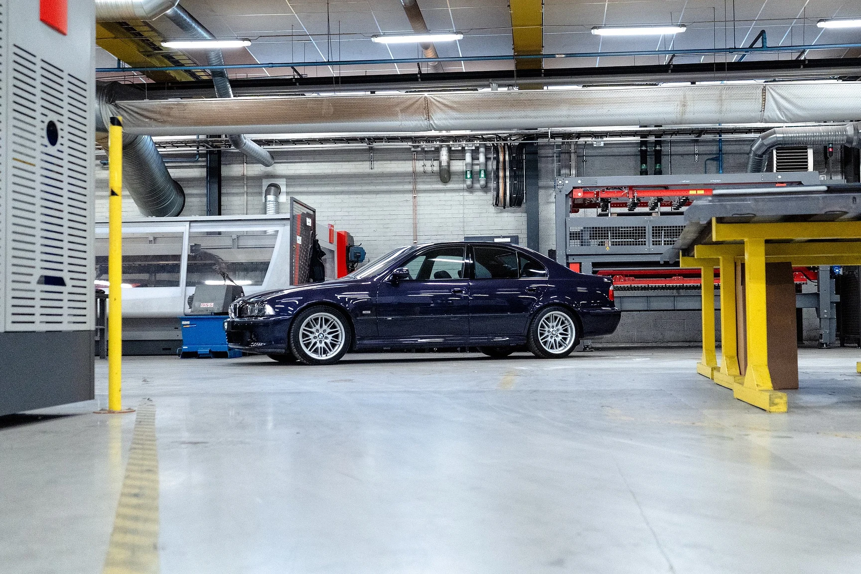 Exteriörbild på 2002 BMW M5 E39 (104)