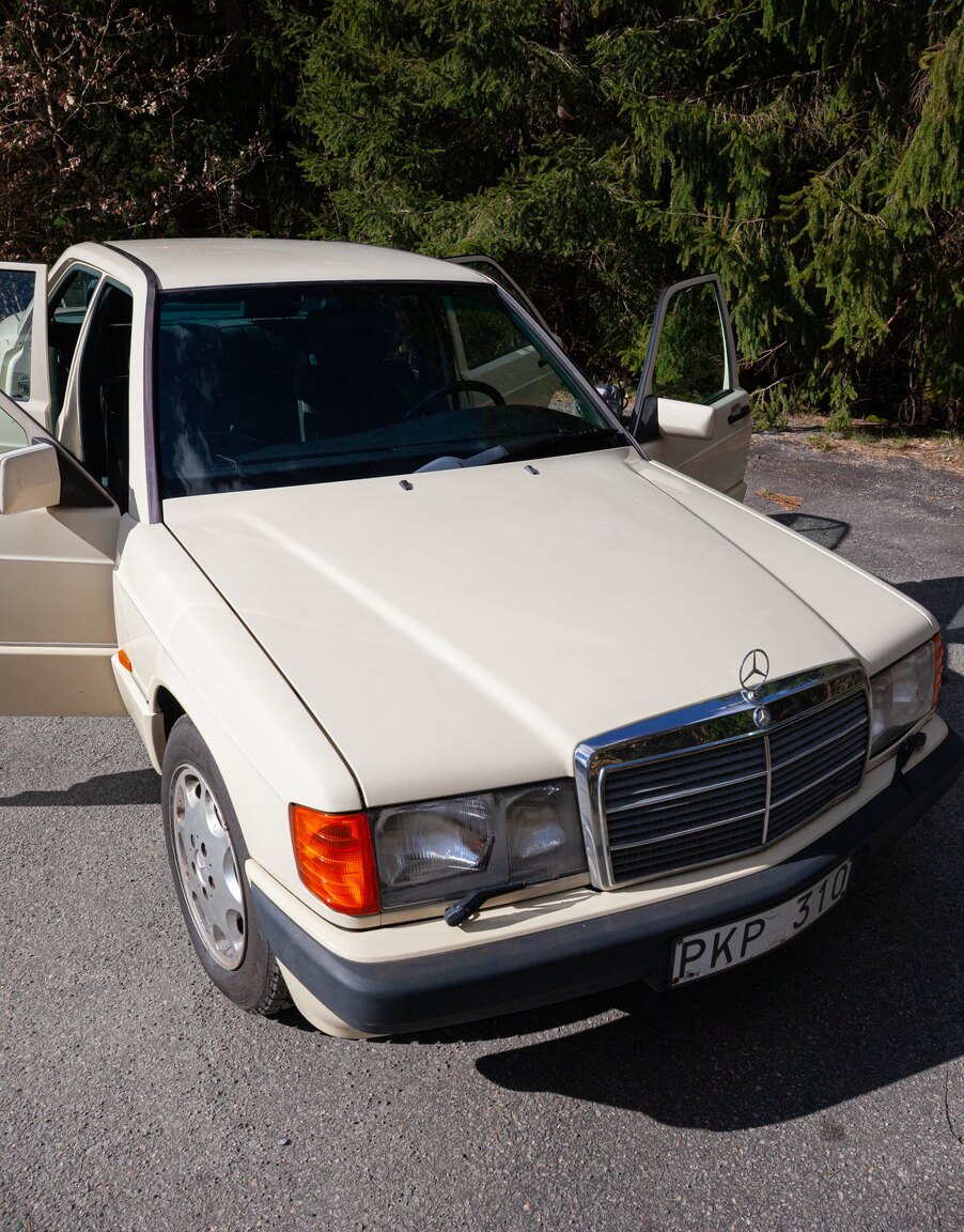 Exteriörbild på 1993 Mercedes-Benz 190 E 2.0