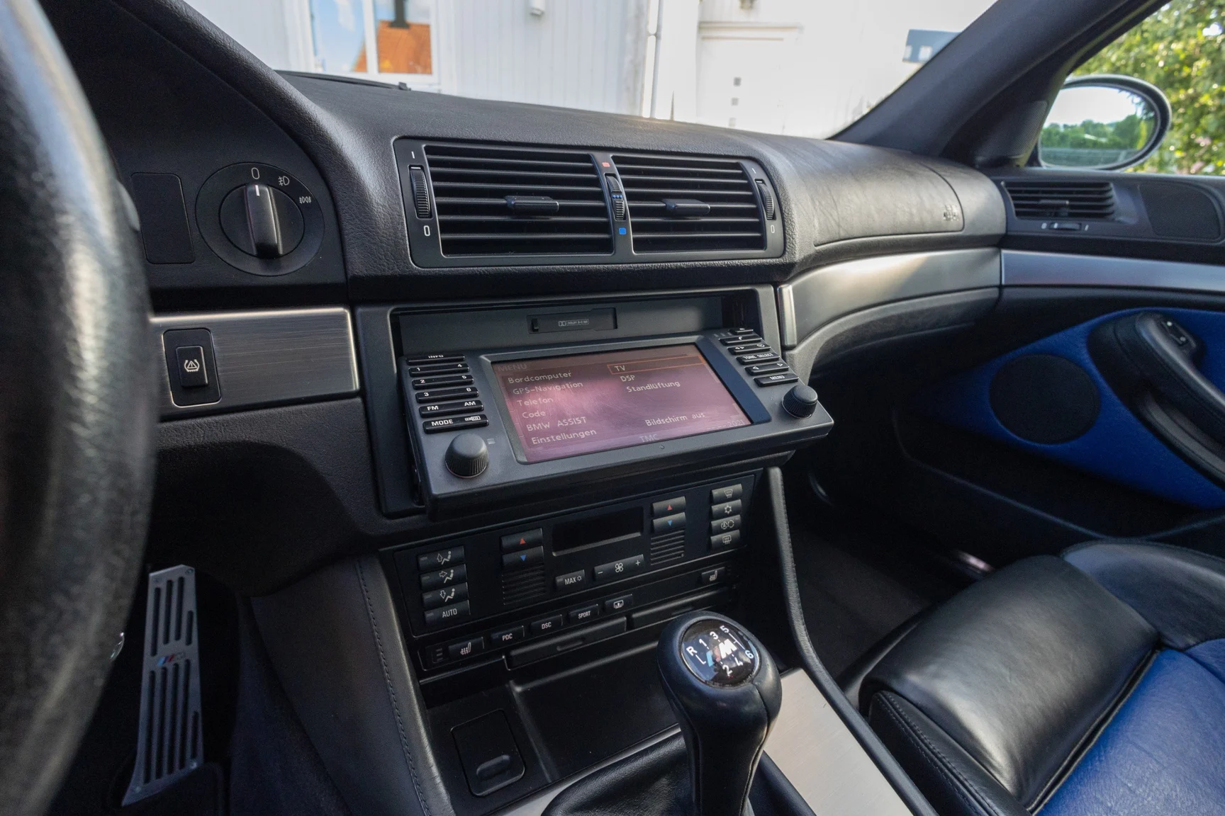 Innenraumfoto von 2002 BMW M5 E39 (40)