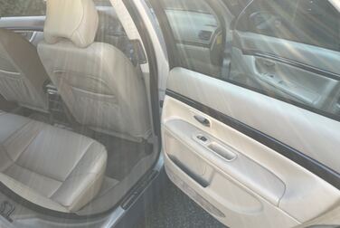 Interior image of 1999 Volvo S80