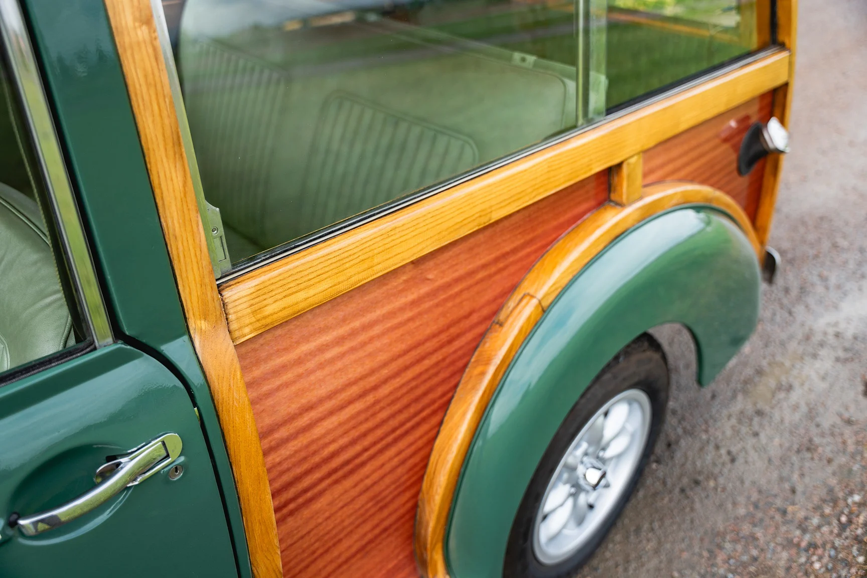 Exterior image of 1968 Morris Minor Traveller (42)