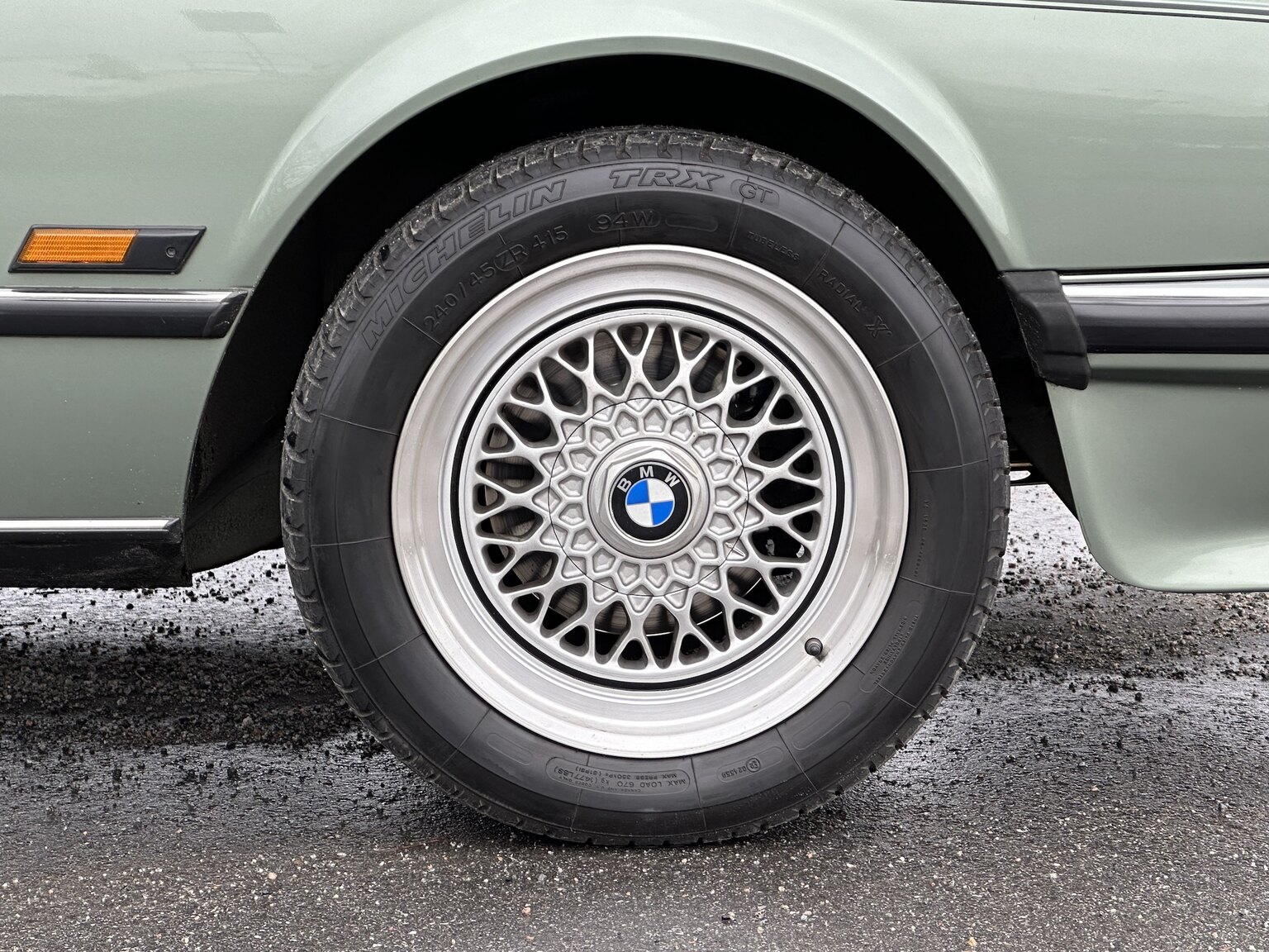 Exteriörbild på 1986 BMW 635CSi