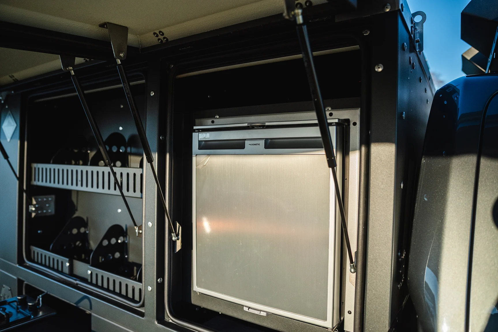 Exterior image of 2020 Northea Camper Expedition Volkswagen Amarok (27)