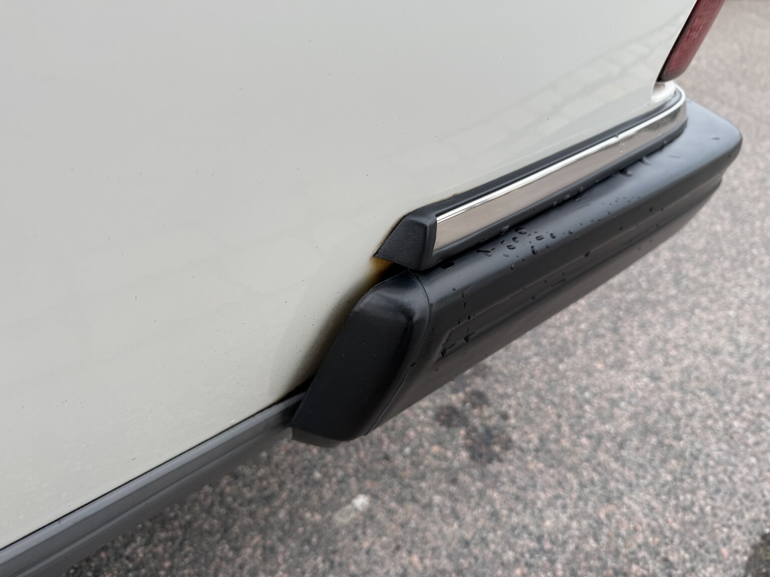 Exteriörbild på 1991 Volvo 240 GL Automat (28)