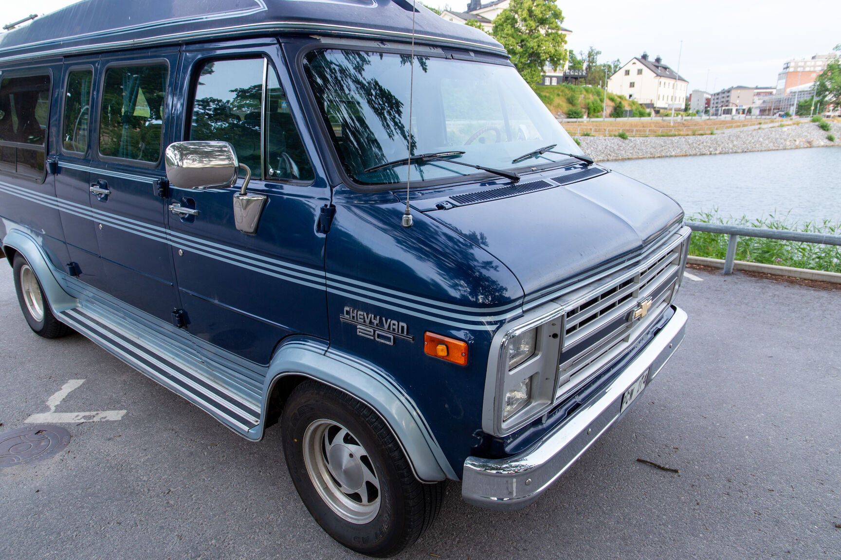 Exteriörbild på 1989 Chevrolet G20 Conversion Van
