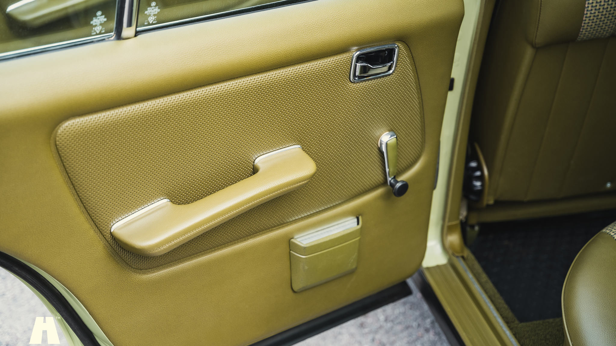 Interior image of 1979 Mercedes Benz 230