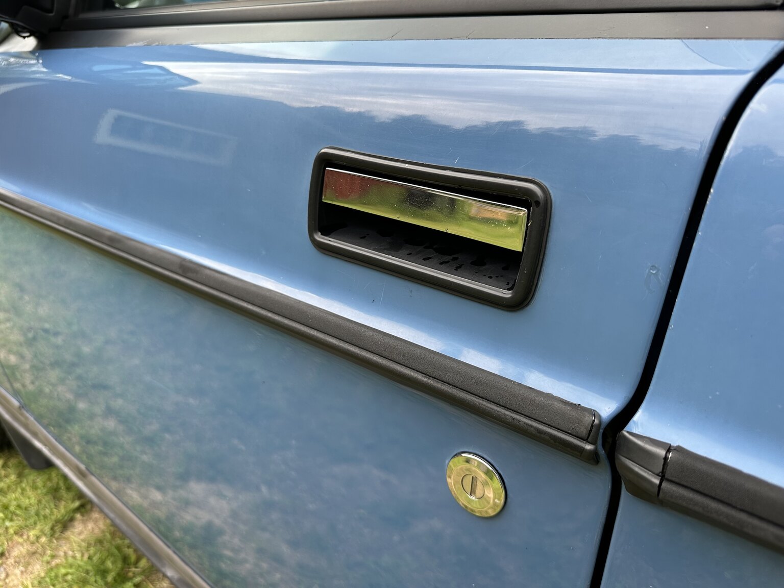 Exteriörbild på 1986 Volvo 244