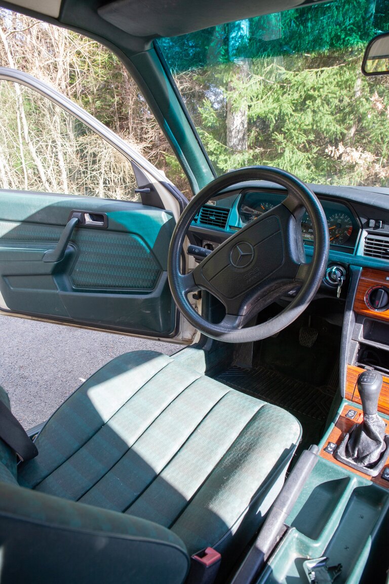 Interiörbild 1993 Mercedes-Benz 190 E 2.0