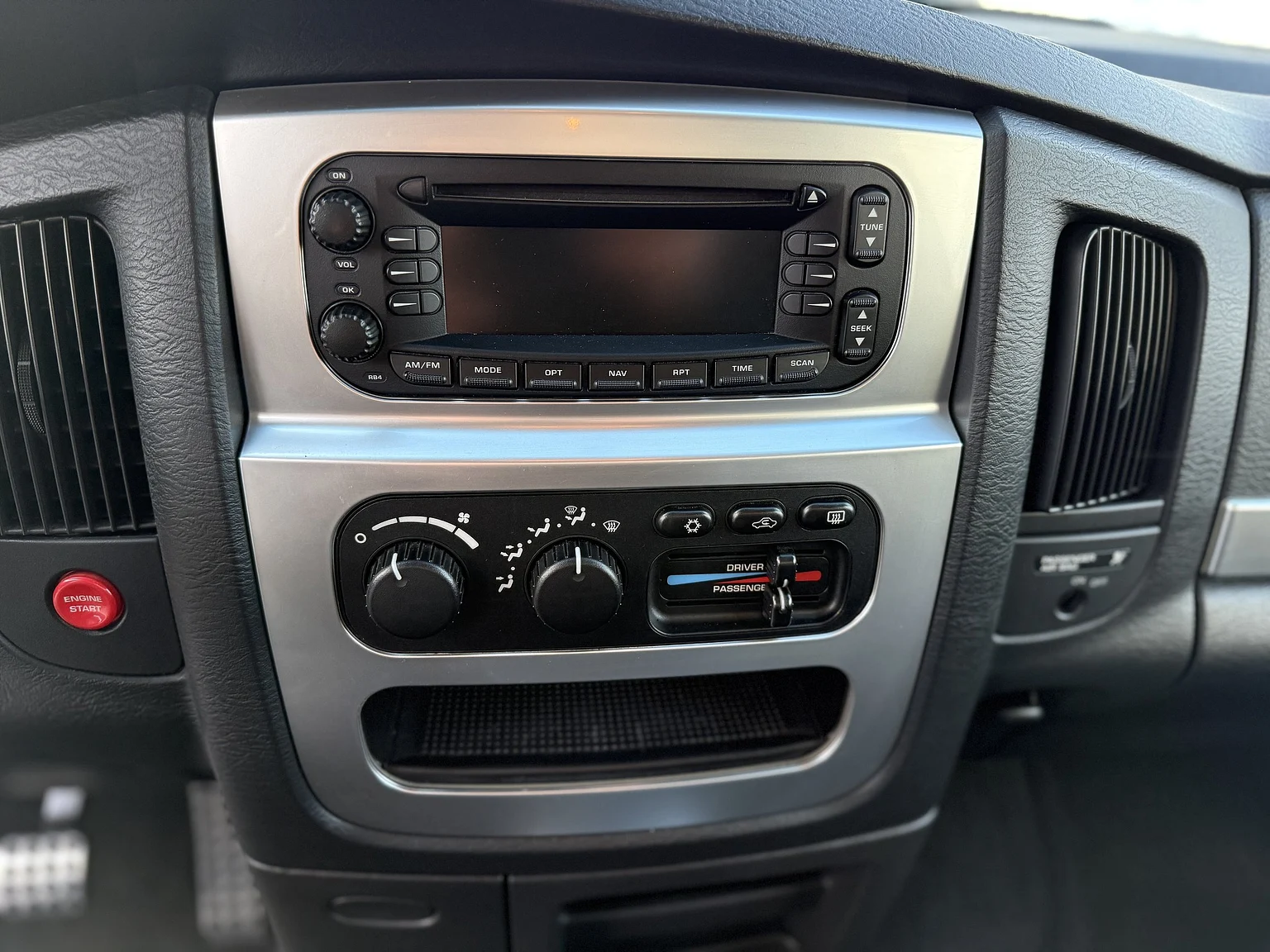 Interiörbild 2005 Dodge RAM SRT-10 Regular Cab Manual  (16)