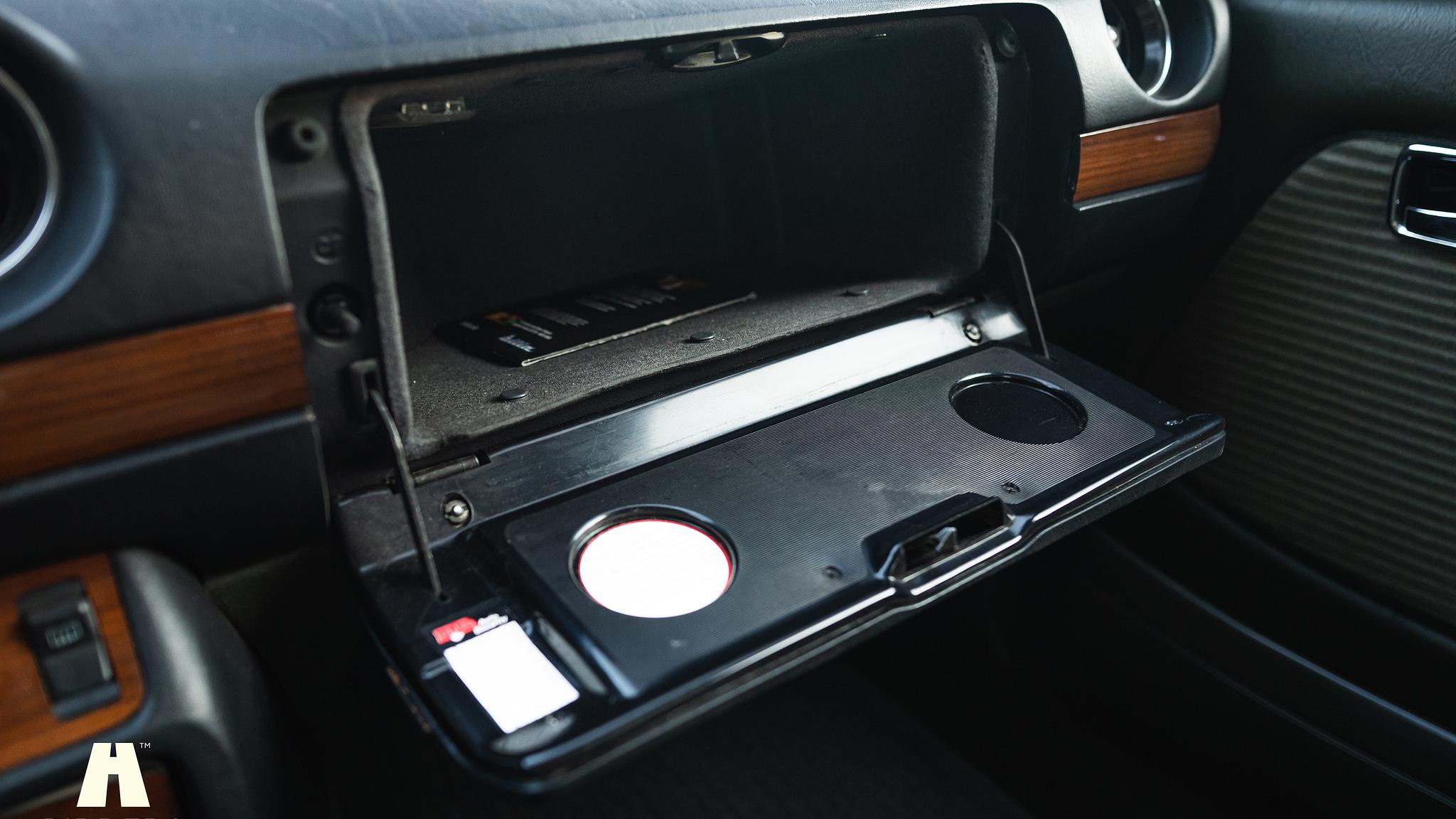 Innenraumfoto von 1985 Mercedes-Benz 200 Series 3  (28)