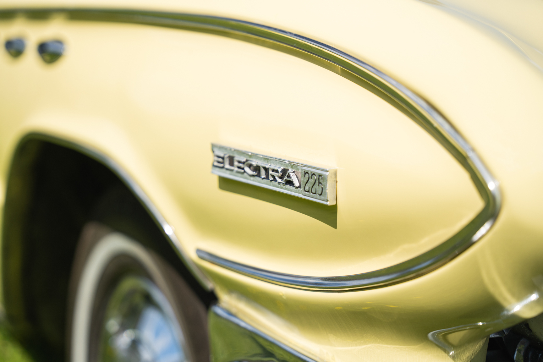 Aussenfoto 1961 Buick Electra 225 cab (58)