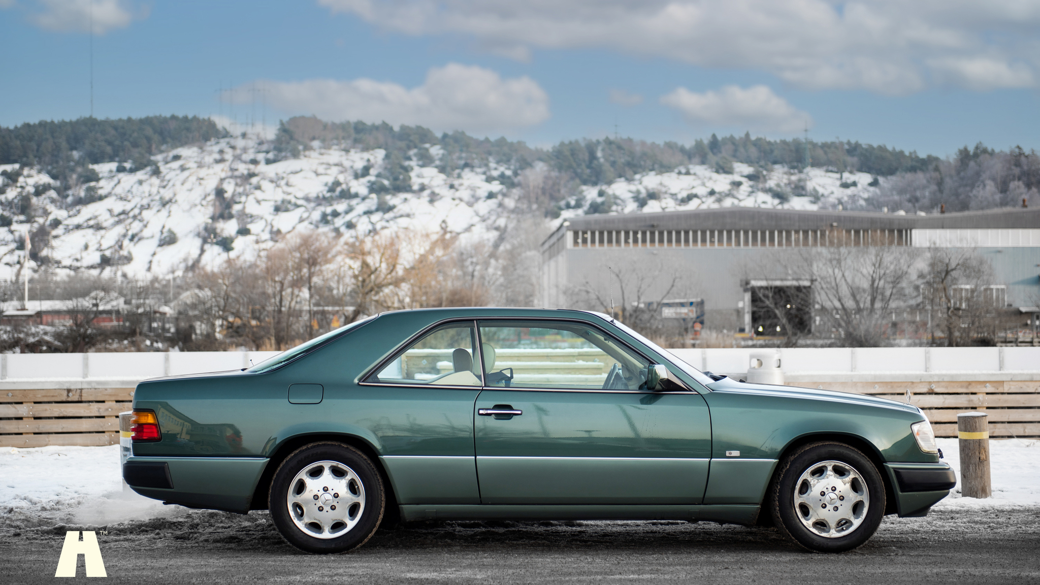 Exteriörbild på 1992 Mercedes 230 CE