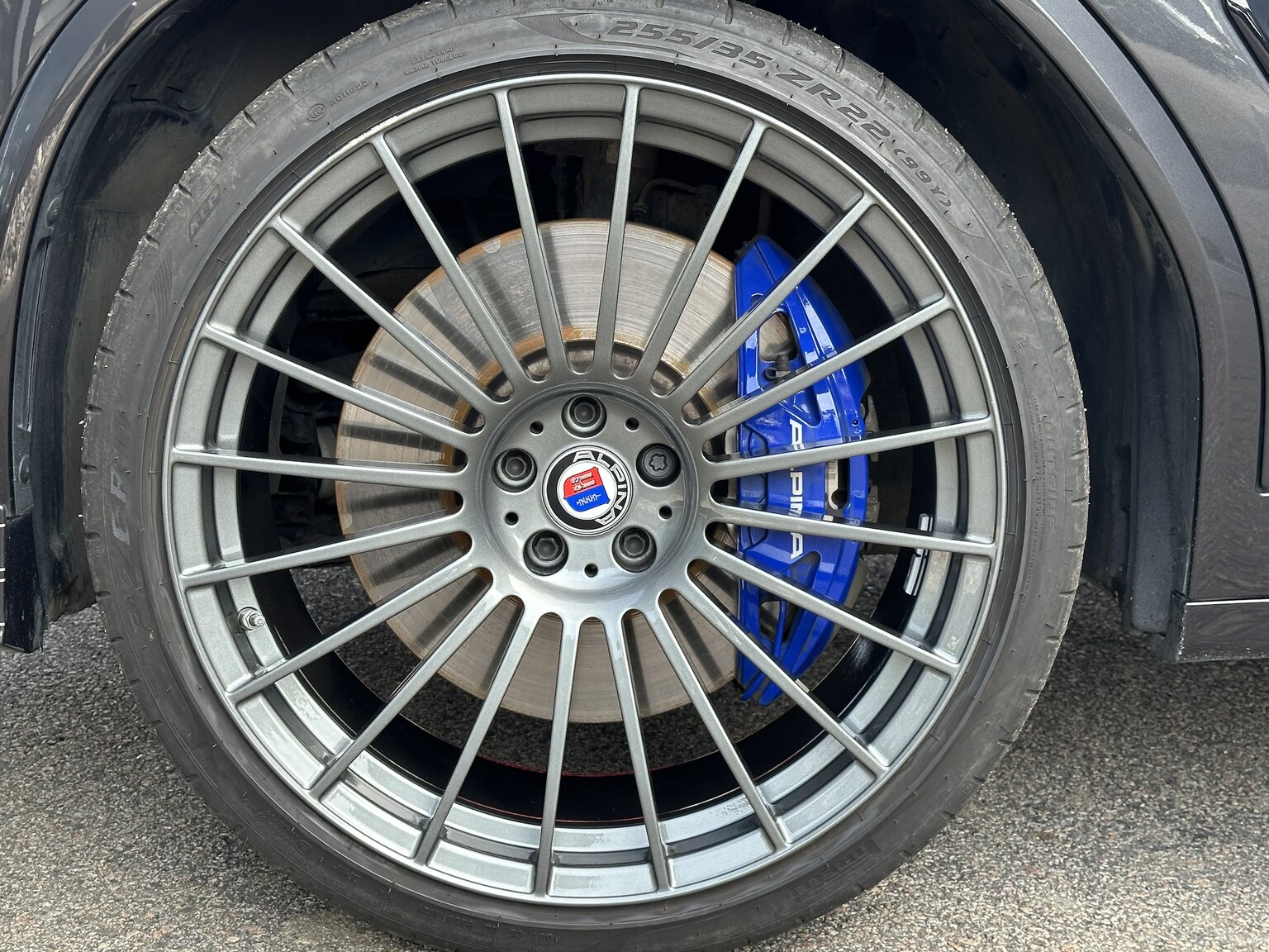 Exterior image of 2022 ALPINA XD3