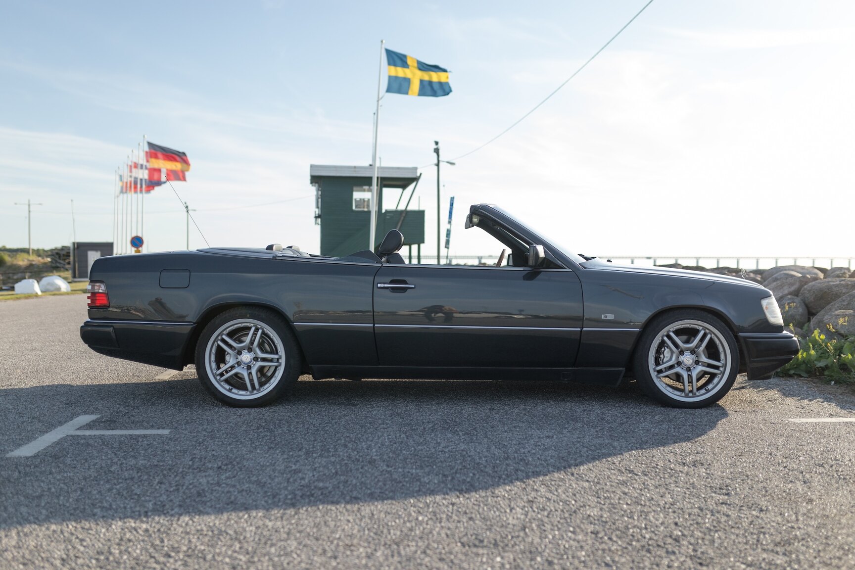 Exterior image of 1993 Mercedes-Benz 300 CE-24 Cabriolet
