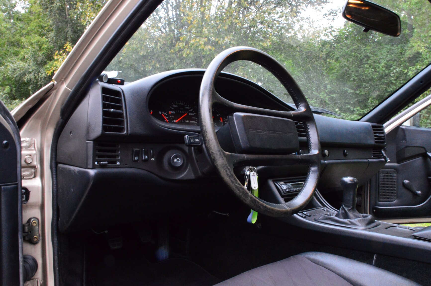Innenraumfoto von 1986 Porsche 944 Coupé