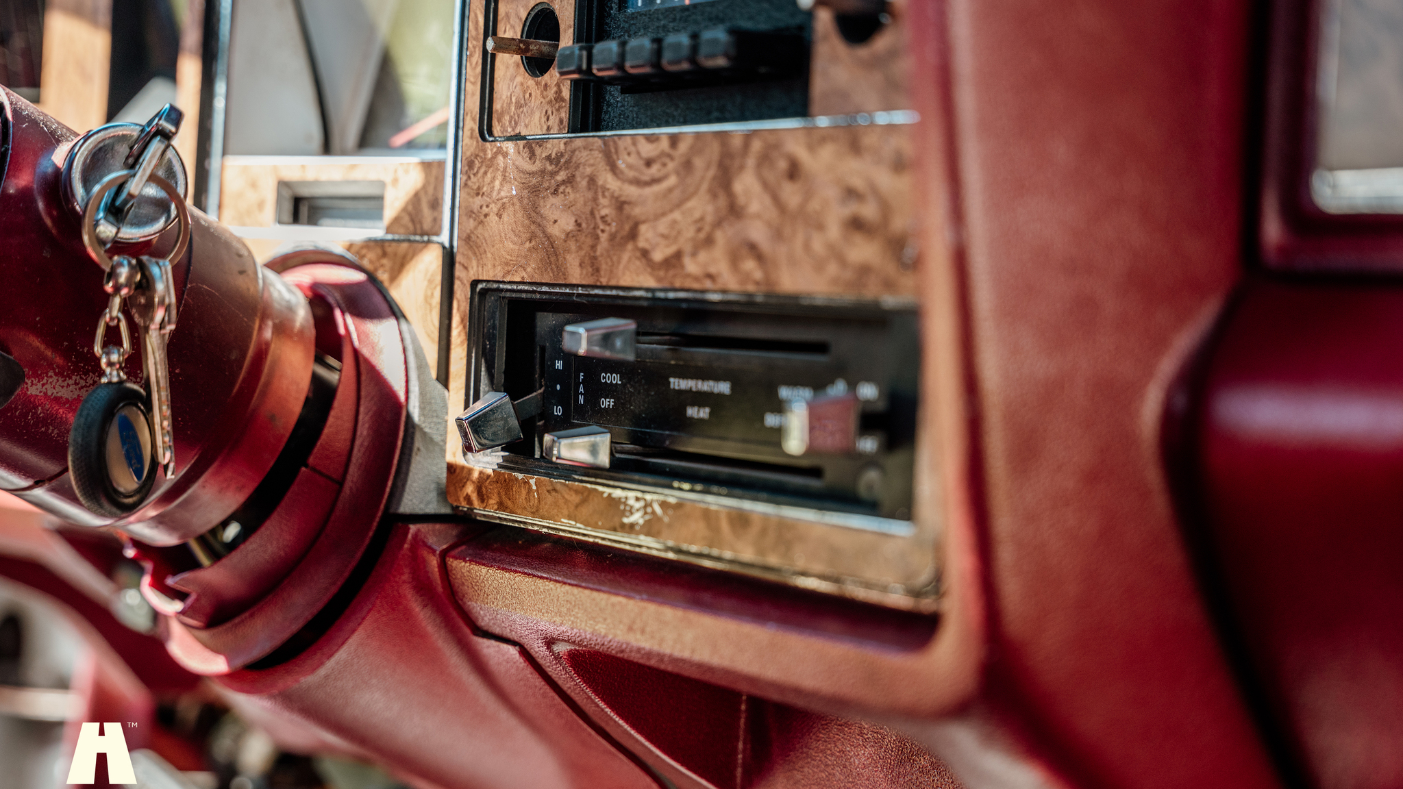 Innenraumfoto von 1976 Ford Mercury Monarch Ghia (15)