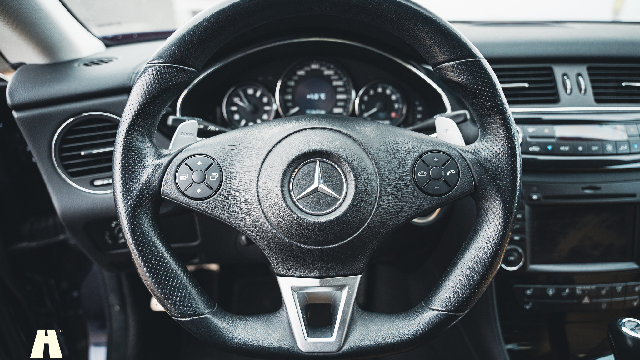 Innenraumfoto von 2008 Mercedes-Benz CLS 63 AMG (25)