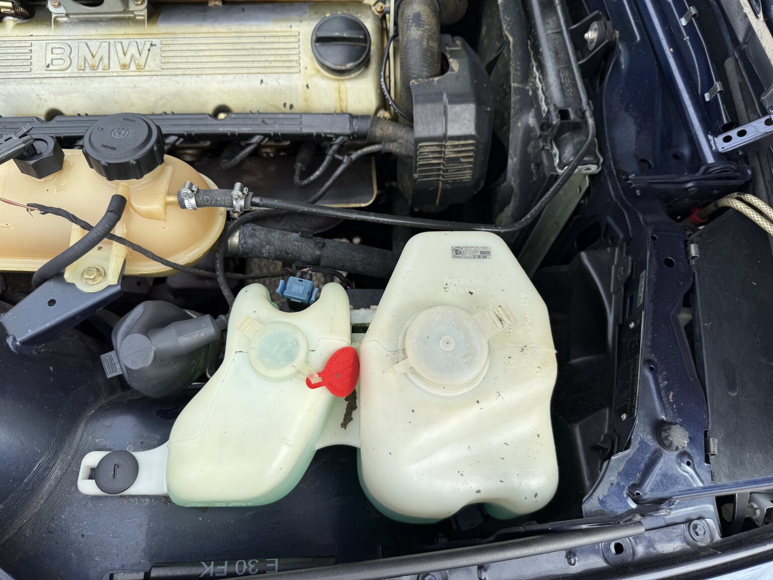 Image of 1987 BMW 325i Convertible mechanics