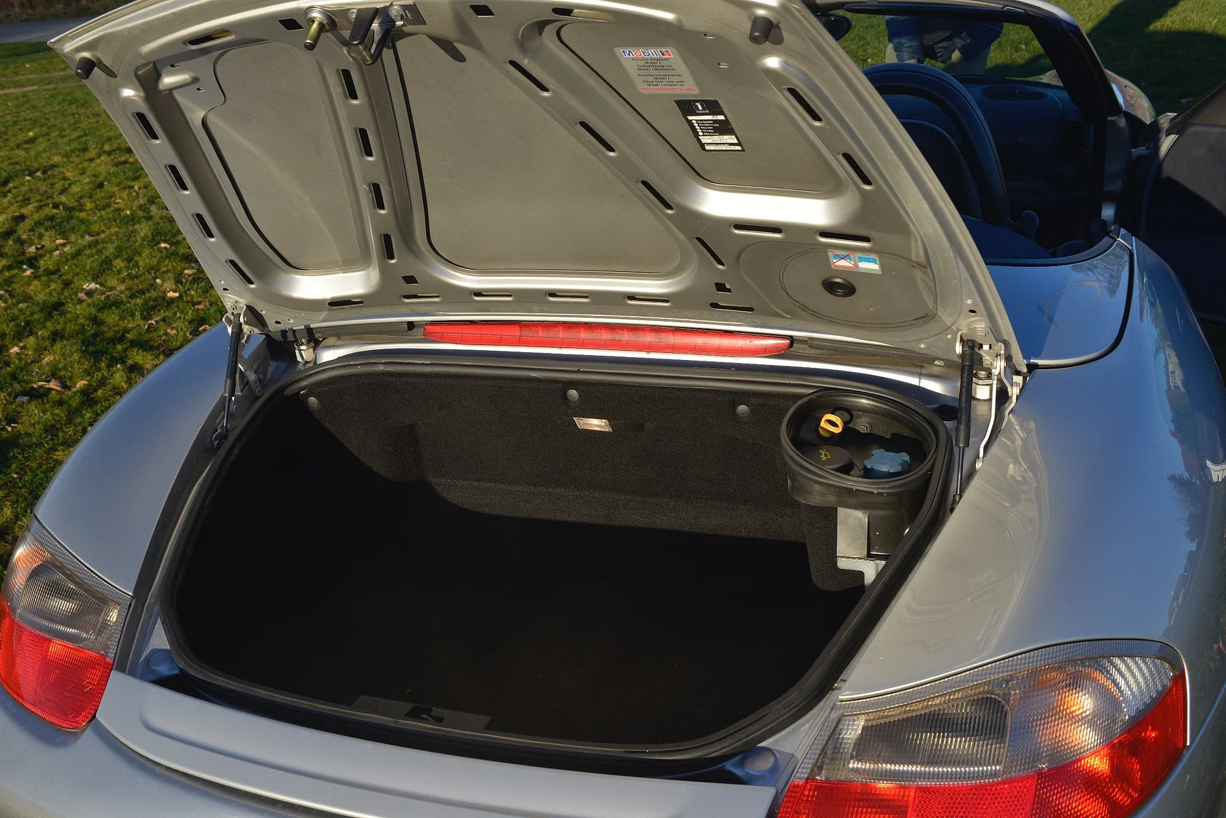 Interior image of 2003 Porsche Boxster (28)