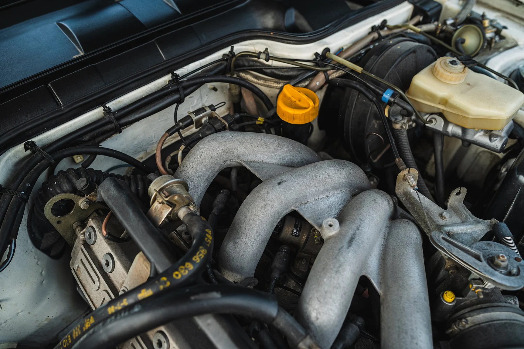 Image of 1986 Porsche 944R (11) mechanics