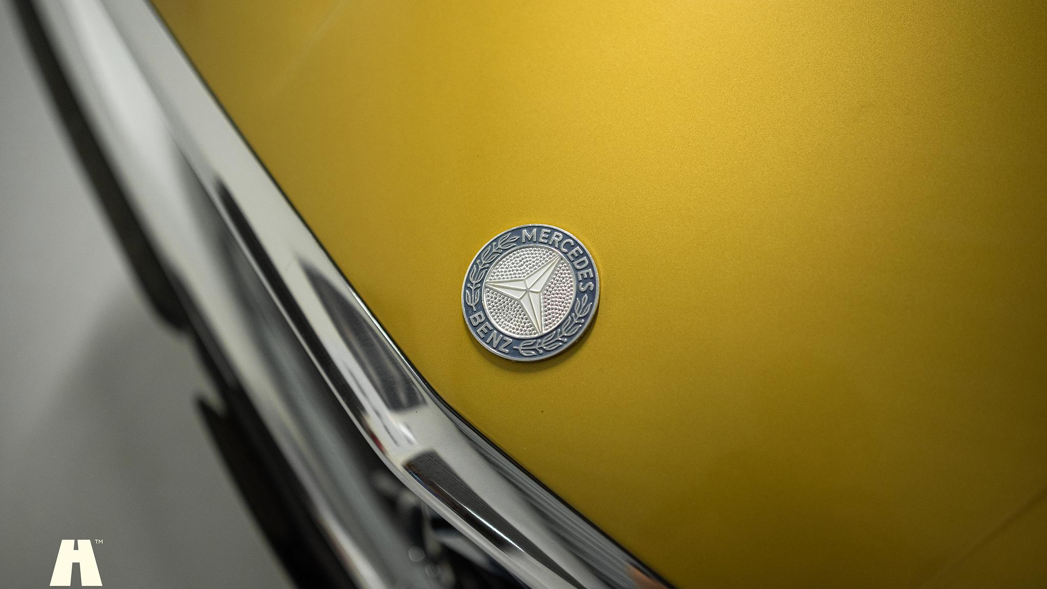 Exterior image of 1975 Mercedes SL 350