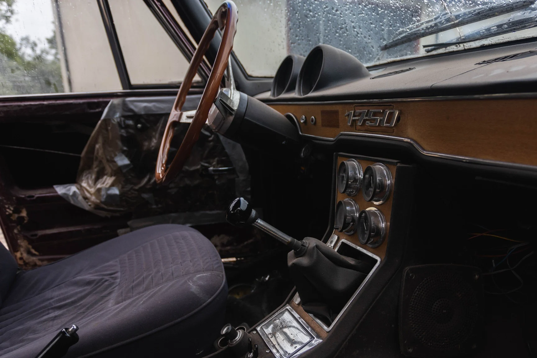 Innenraumfoto von 1970 Alfa Romeo 1750 Berlina (35)