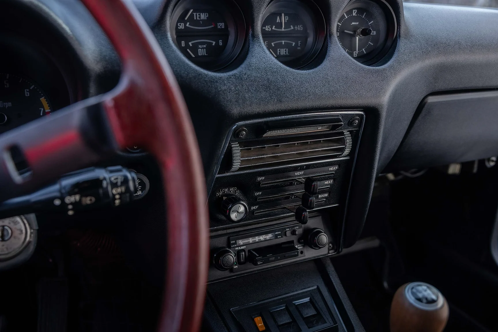 Innenraumfoto von 1973 Datsun 240Z Euro Spec (22)