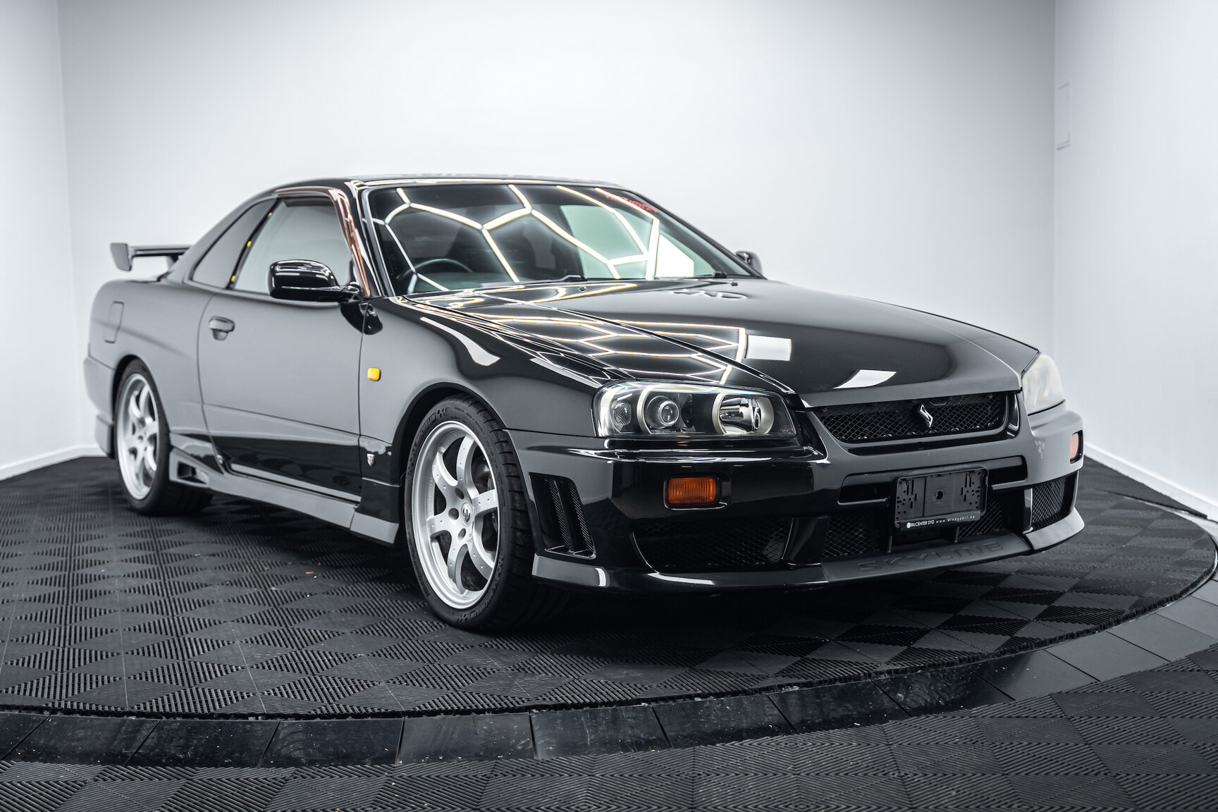 Exteriörbild på 2000 Nissan Skyline R34 GT-T Coupé
