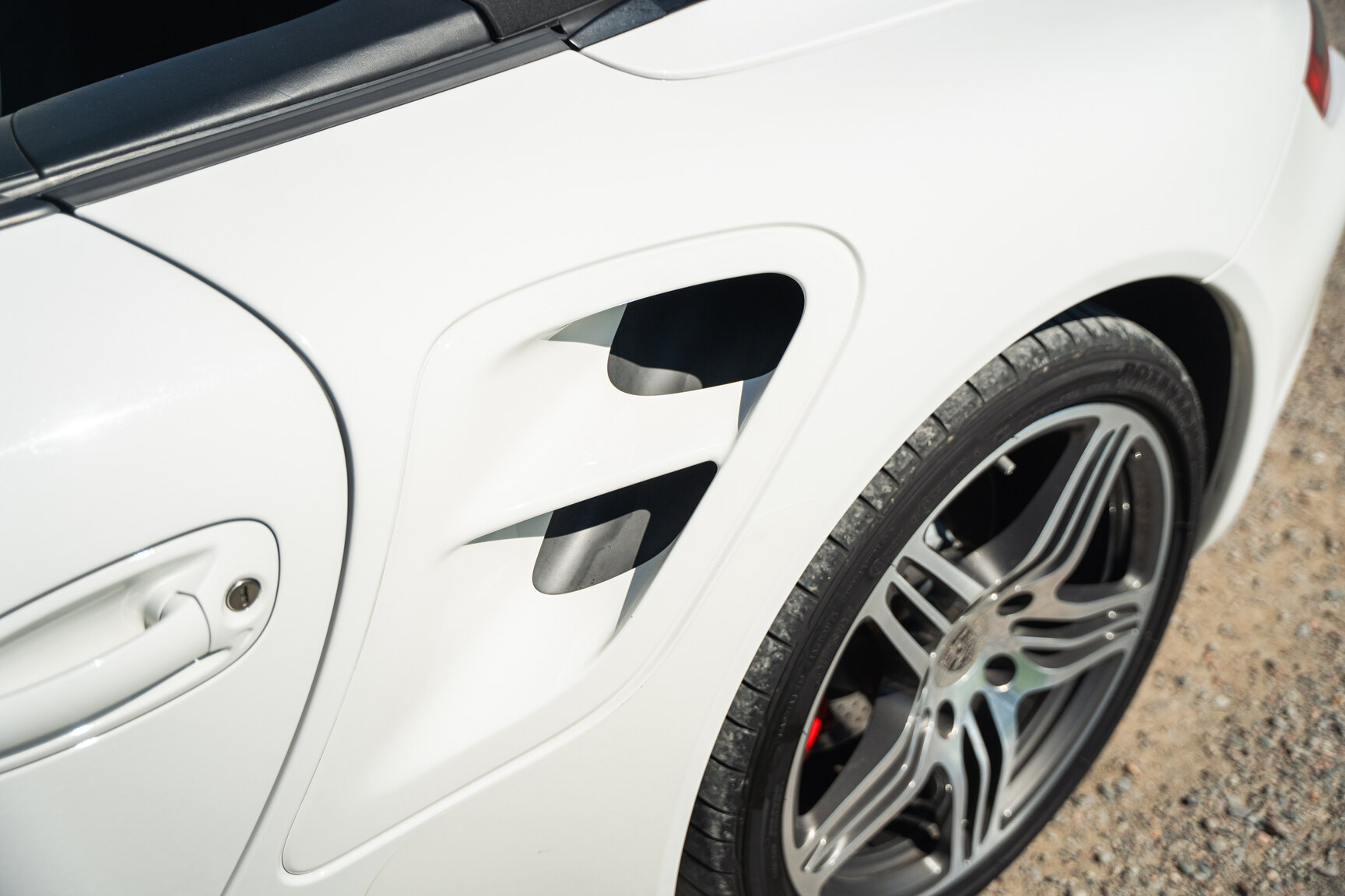 Exterior image of 2008 Porsche 911 Turbo Cabriolet (57)