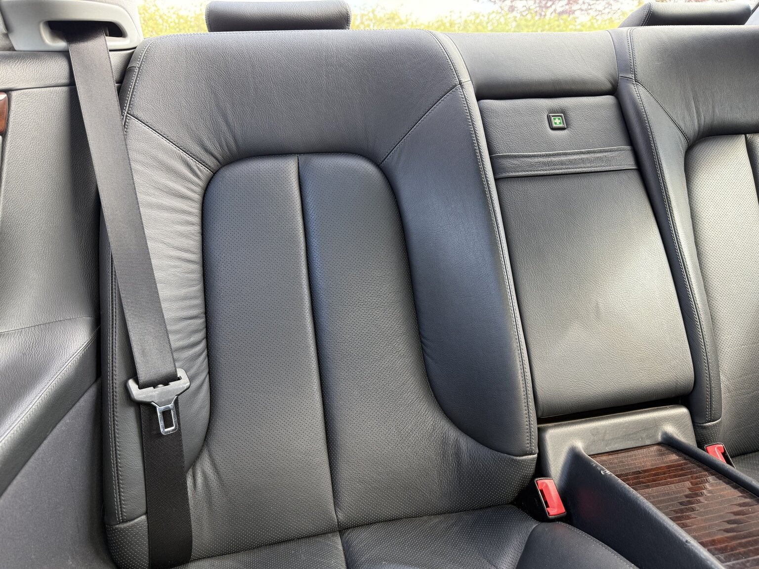 Interior image of 2000 Mercedes-Benz CL 500